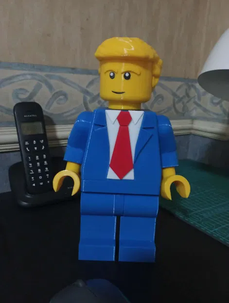 Mô Hình Mini Khổng Lồ Ông Trump - Image 2