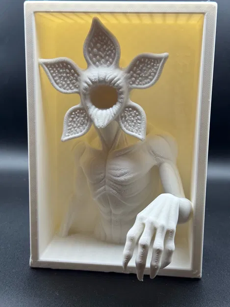 Hộp Bóng 3D Hình Demagorgone - Image 1