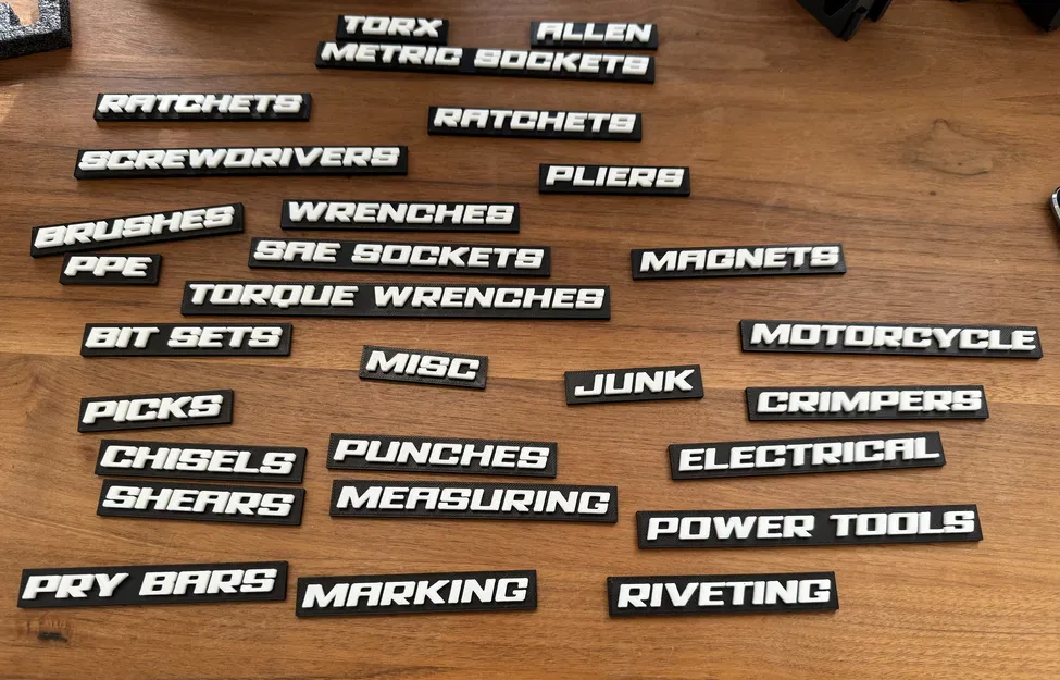 Máy Tạo Nhãn Nam Châm Hộp Công Cụ Theo Thông Số (Font US General của Harbor Freight) - Image 1