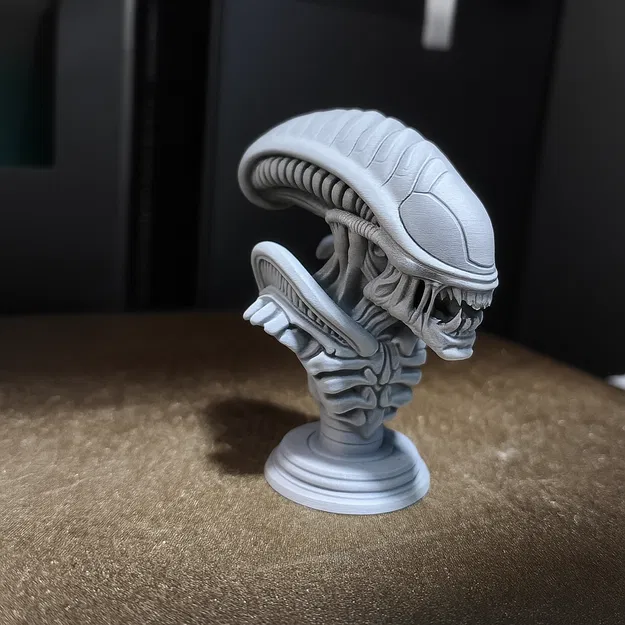 Bust Alien - Mô Hình Đầu Người Ngoài Hành Tinh Trang Trí - Image 1