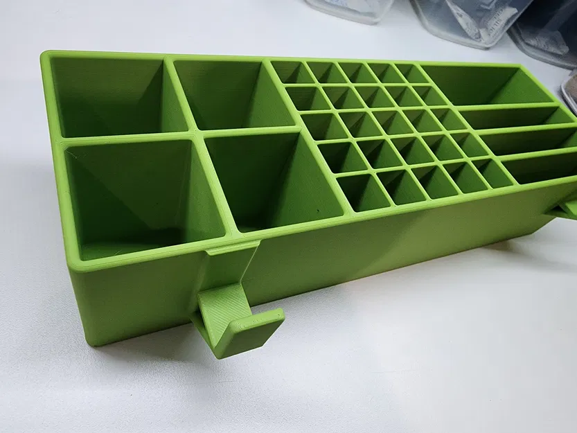 Hộp Đựng Đồ Để Bàn Gridfinity Có Chỗ Cắm Thước Cặp - Image 2