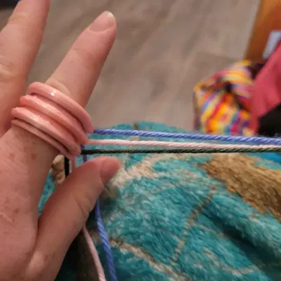 Nhẫn Giữ Len Đan Họa Tiết Màu