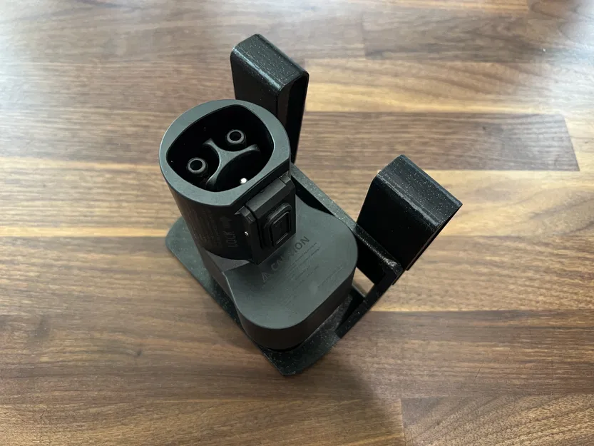 Giá đỡ Bộ chuyển đổi NACS OpenSourceEV cho Rivian R1T & R1S - Image 2