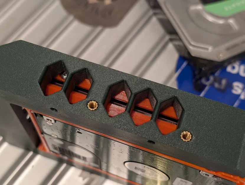 Adapter Chuyển Đổi Ổ Cứng 2.5" SSD Sang Khay 3.5" HDD Ba Ổ Đĩa, Không Cần Dụng Cụ - Image 5