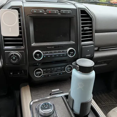 Giá đỡ Hydroflask và ly cho Ford Expedition