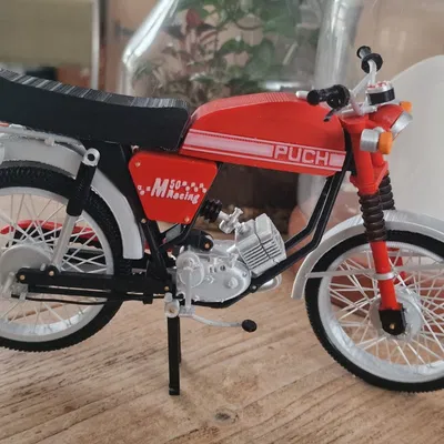 Mô hình xe Puch M50 Racing tỉ lệ 1:8 của Ed van der Heijden