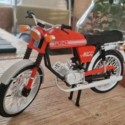 Mô hình xe Puch M50 Racing tỉ lệ 1:8 của Ed van der Heijden