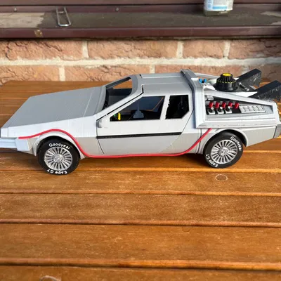 Mô Hình Máy Thời Gian DeLorean DMC-12 In 3D