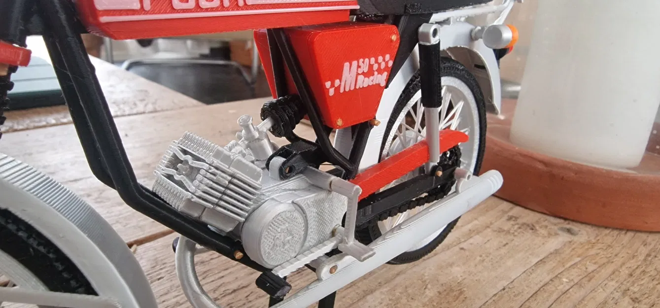 Mô hình xe Puch M50 Racing tỉ lệ 1:8 của Ed van der Heijden - Image 9
