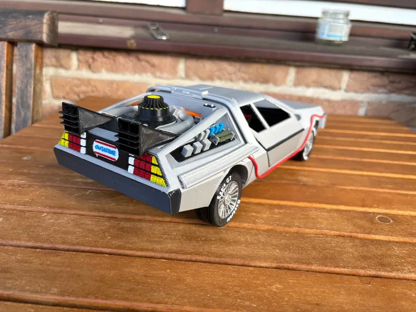 Mô Hình Máy Thời Gian DeLorean DMC-12 In 3D - Image 3