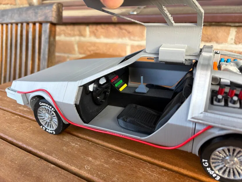 Mô Hình Máy Thời Gian DeLorean DMC-12 In 3D - Image 4