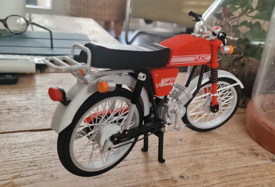 Mô hình xe Puch M50 Racing tỉ lệ 1:8 của Ed van der Heijden - Image 13