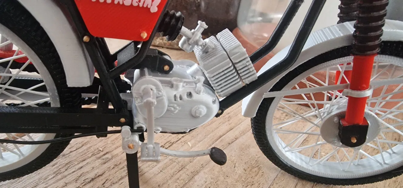 Mô hình xe Puch M50 Racing tỉ lệ 1:8 của Ed van der Heijden - Image 21