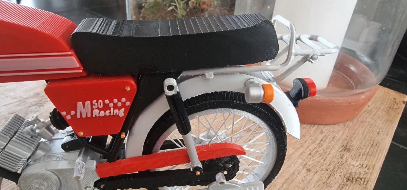 Mô hình xe Puch M50 Racing tỉ lệ 1:8 của Ed van der Heijden - Image 23