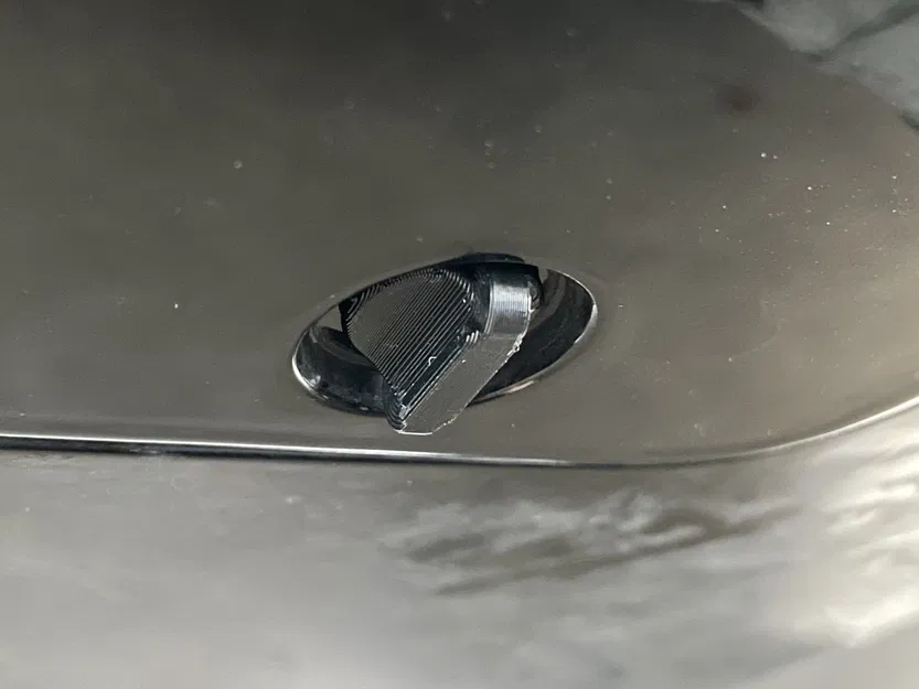 Ốc Vặn Tay Nắp Che Khớp Nối Rivian - Image 4