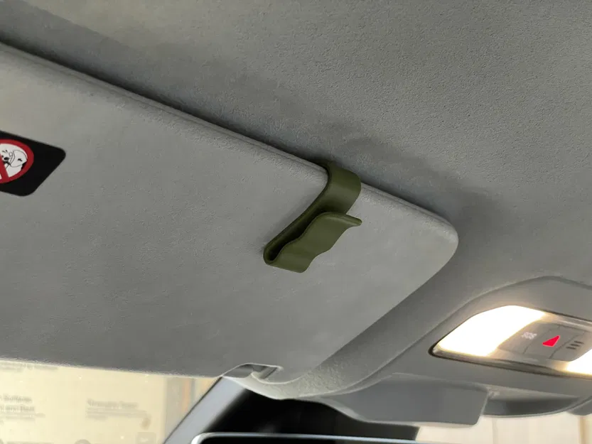 Móc Kính Râm Rivian (móc gió + kẹp tấm che nắng MỚI) - Image 4