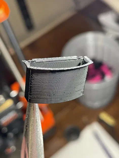 Móc Kính Râm Rivian (móc gió + kẹp tấm che nắng MỚI) - Image 8