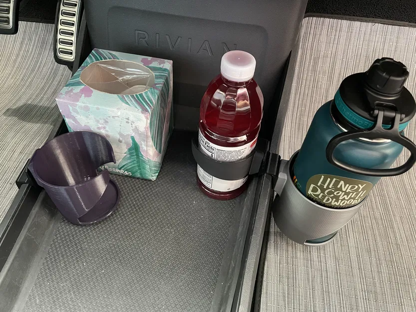 Giá Đỡ Cốc Rivian - Image 3