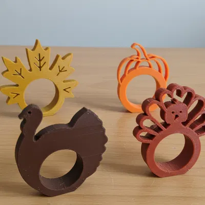 Vòng Giữ Khăn Ăn Lễ Tạ Ơn: Bí Ngô, Lá Mùa Thu và 2 Chú Gà Tây