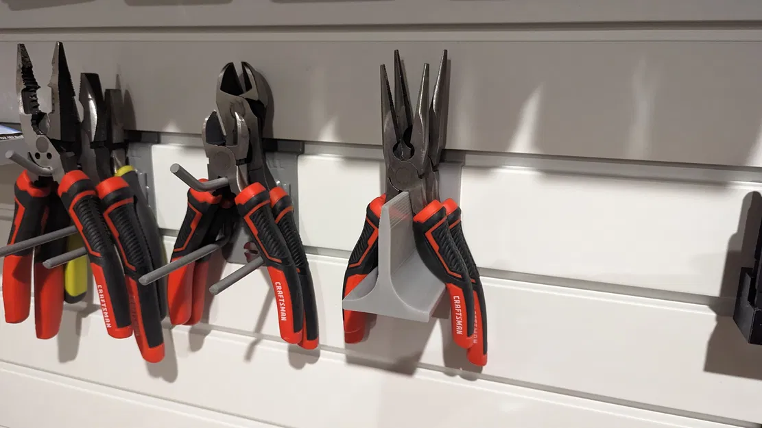 Giá Đỡ Kìm Cho Slatwall 3" - Image 1