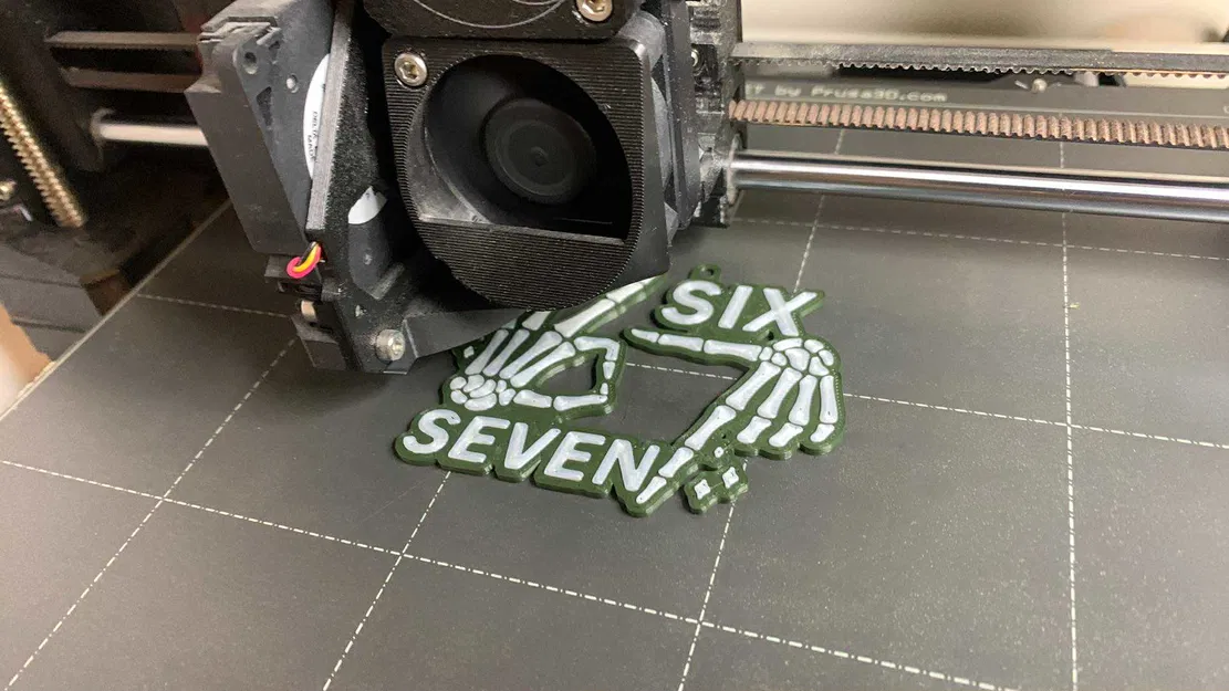 Móc Khóa Sáu Bảy (SIX SEVEN KEYCHAIN) - Image 3