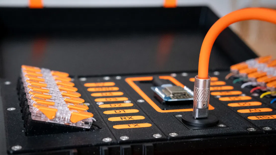 Case ESP8266 Hiện Đại Tích Hợp Đầu Nối Wago - Image 1