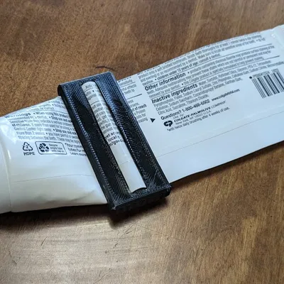 Thêm một Dụng cụ Bóp Kem Đánh Răng Nữa