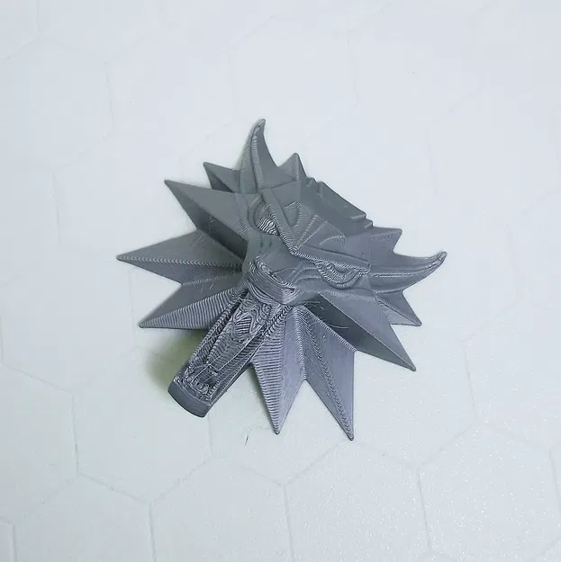 Huy hiệu trường Sói trong The Witcher - Image 1