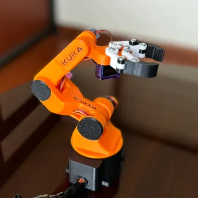 Bản Sao Cánh Tay Robot Dựa Trên KUKA (Replica)