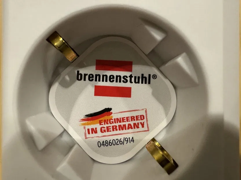 Đế gắn ổ cắm điện đa khe Brennenstuhl - Image 2