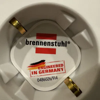 Đế gắn ổ cắm điện đa khe Brennenstuhl