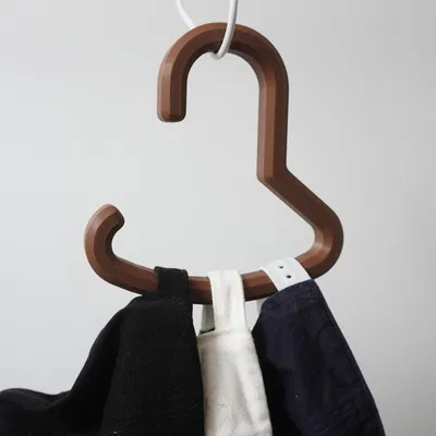 Móc treo nón trong tủ