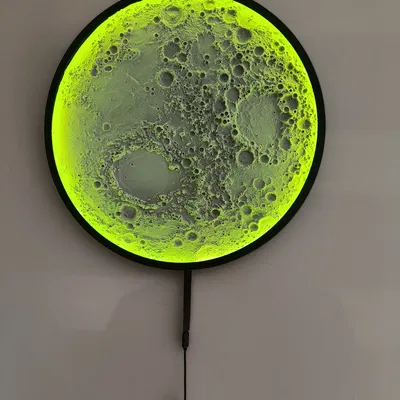 Đèn treo tường Mặt Trăng có chiếu sáng