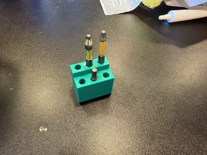 Kệ giữ mũi khoan nam châm 8 khe - Image 1