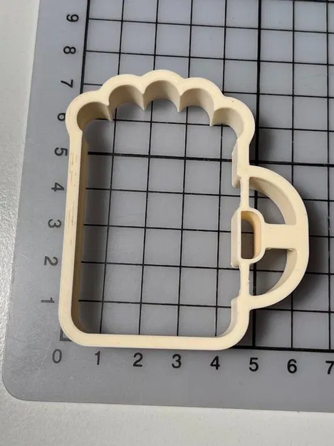 Dụng cụ cắt bánh gừng hình bia / Vykrajovátko pivo - Image 2