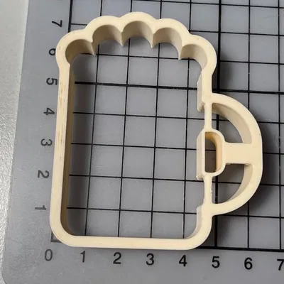 Dụng cụ cắt bánh gừng hình bia / Vykrajovátko pivo