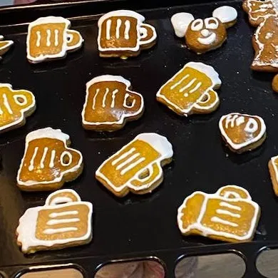 Dụng cụ cắt bánh gừng hình bia / Vykrajovátko pivo