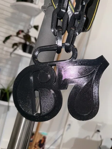 Mặt dây chuyền xích ‘67’ - Image 1