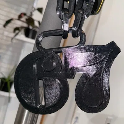 Mặt dây chuyền xích ‘67’