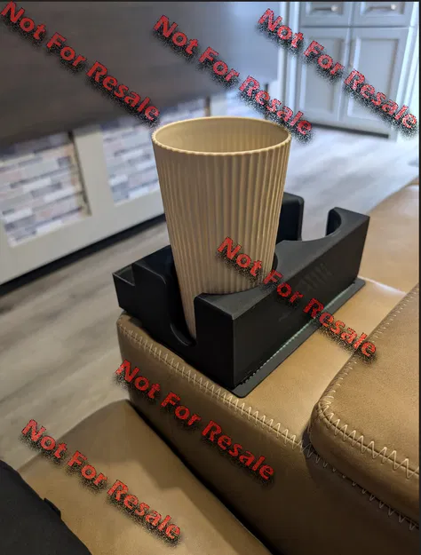 Kệ Cốc Brinkley Có Khe Cắm Remote - Image 1