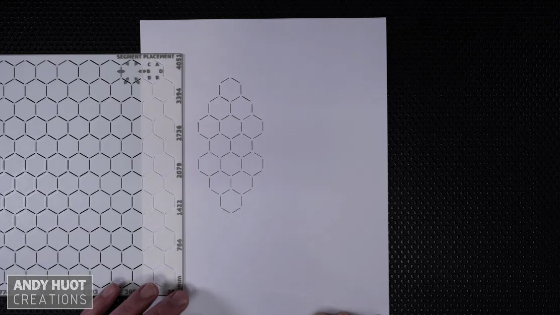 Khuôn Vẽ Họa Tiết Lưới Lục Giác Duality - Image 3