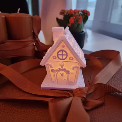 Chân Nến/Đèn LED Hình Nhà Bánh Gừng