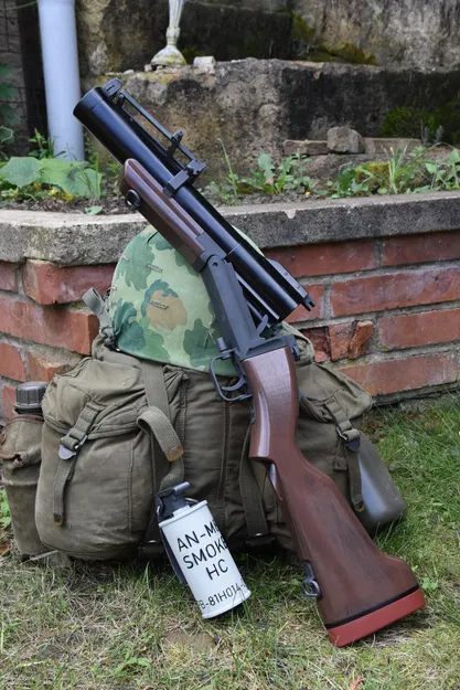 Mô hình súng phóng lựu hơi M79 Airsoft 40mm với ký hiệu KANARR CORP và chi tiết chân thực. - Image 1