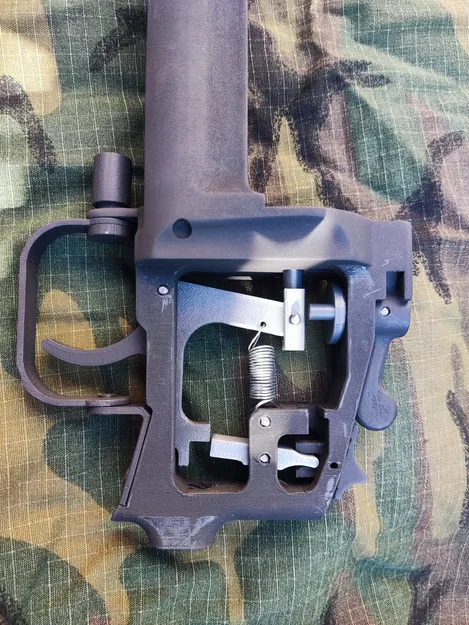 Mô hình súng phóng lựu hơi M79 Airsoft 40mm với ký hiệu KANARR CORP và chi tiết chân thực. - Image 6