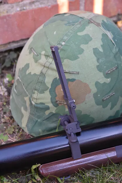 Mô hình súng phóng lựu hơi M79 Airsoft 40mm với ký hiệu KANARR CORP và chi tiết chân thực. - Image 9