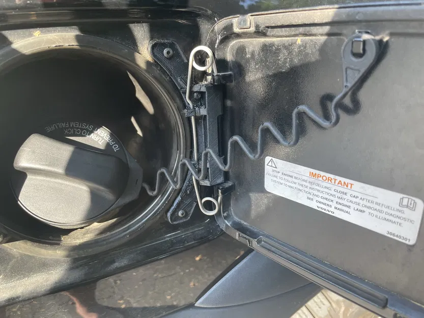 Bản lề cửa xăng P2 Volvo - Image 1