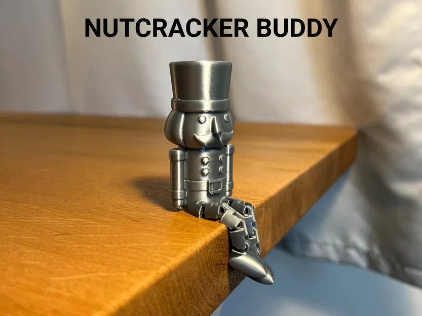 Articulated Nutcracker Buddy - Búp Bê Kẹp Hạt Biết Đứng - Image 1