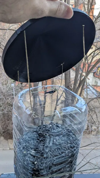 Chổ cho chim ăn dùng chai (ren 48mm và 28mm) - Image 4