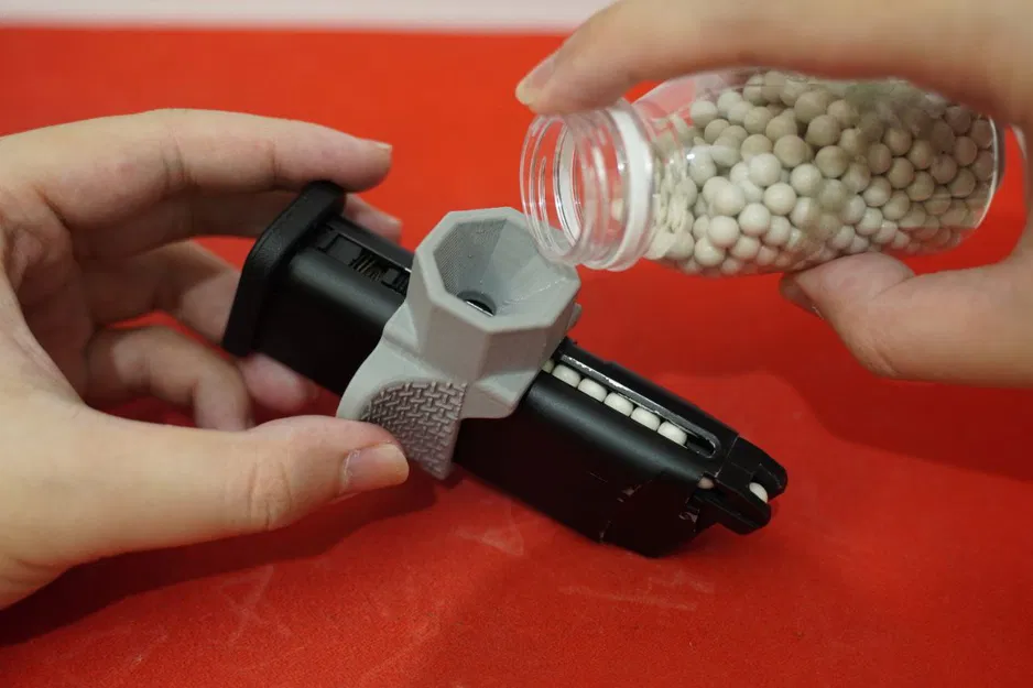 Ống Nạp Đạn Tốc Độ Airsoft Có Phễu Cho WE Glocks - Image 1