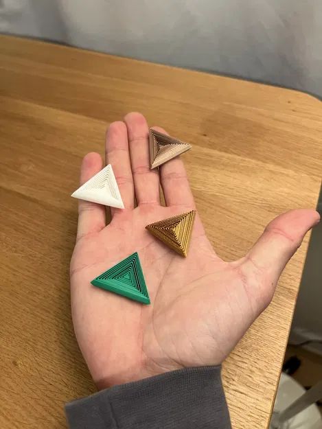 Đồ Chơi Fidget Tam Giác Mini - Image 5